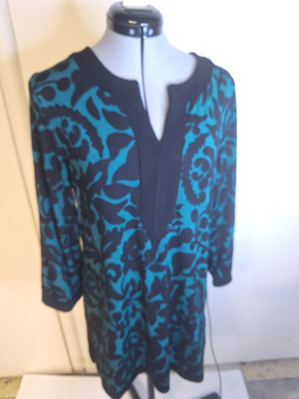 Chico's Teal and Black Patterned Tunic Top Size 8/10